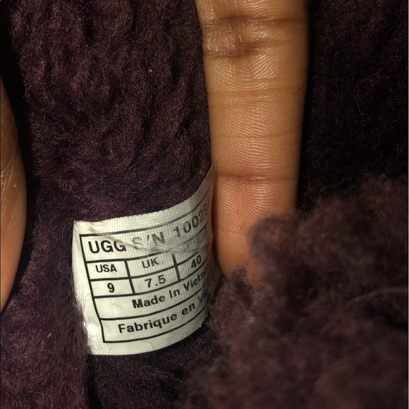 Women UGGs - Picture 3 of 3